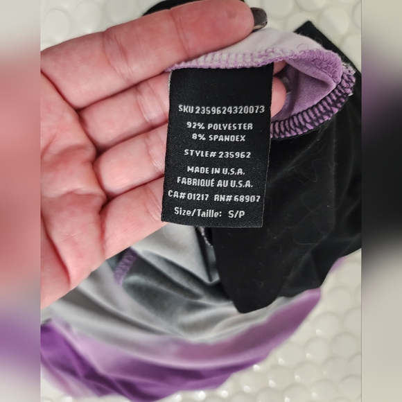 Le Chateau loose fitting multi tone top - Picture 2 of 6